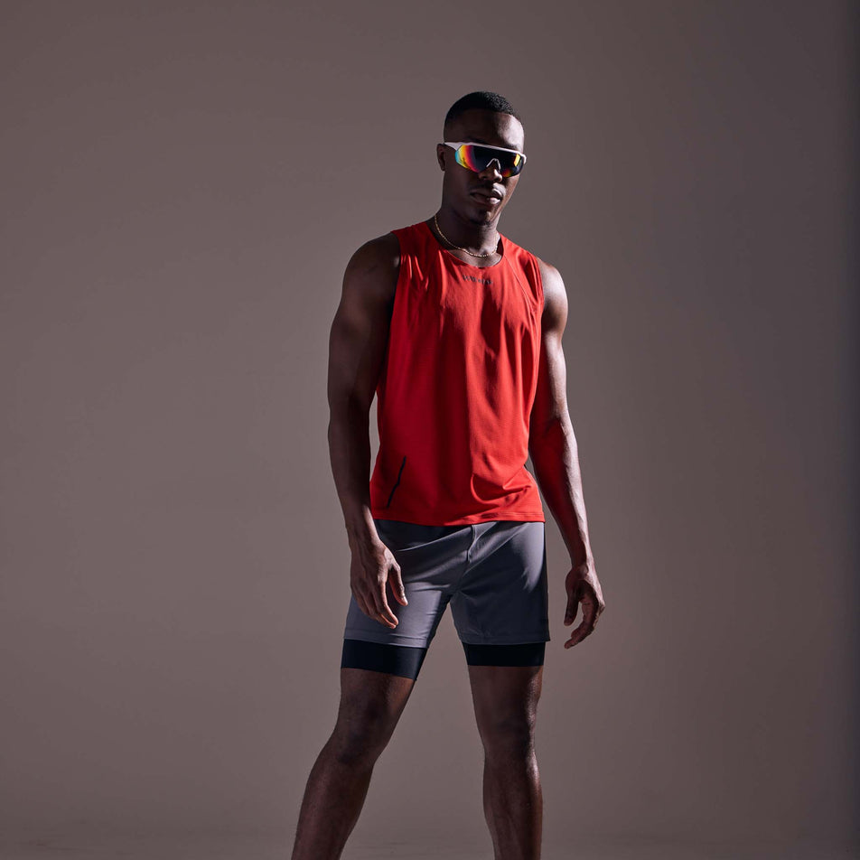 Front view of a model wearing the GOREWEAR Men's Concurve 5