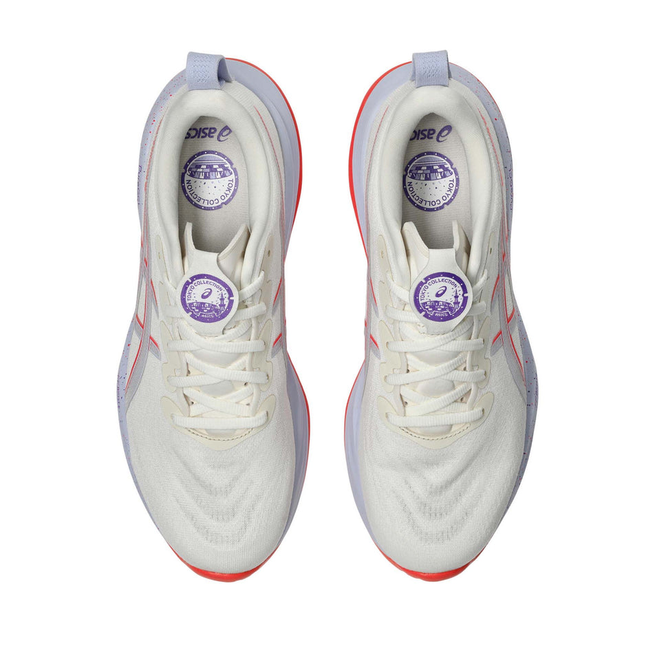 The uppers of a pair of ASICS Men's Gel-Cumulus 27 Tokyo Running Shoes in the Cream/Edo Purple colourway. (8720399728802)