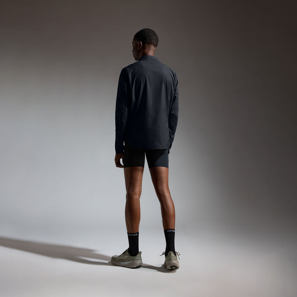 Back view of the GOREWEAR Men's Concurve Windbreaker Anorak in the Black colourway.