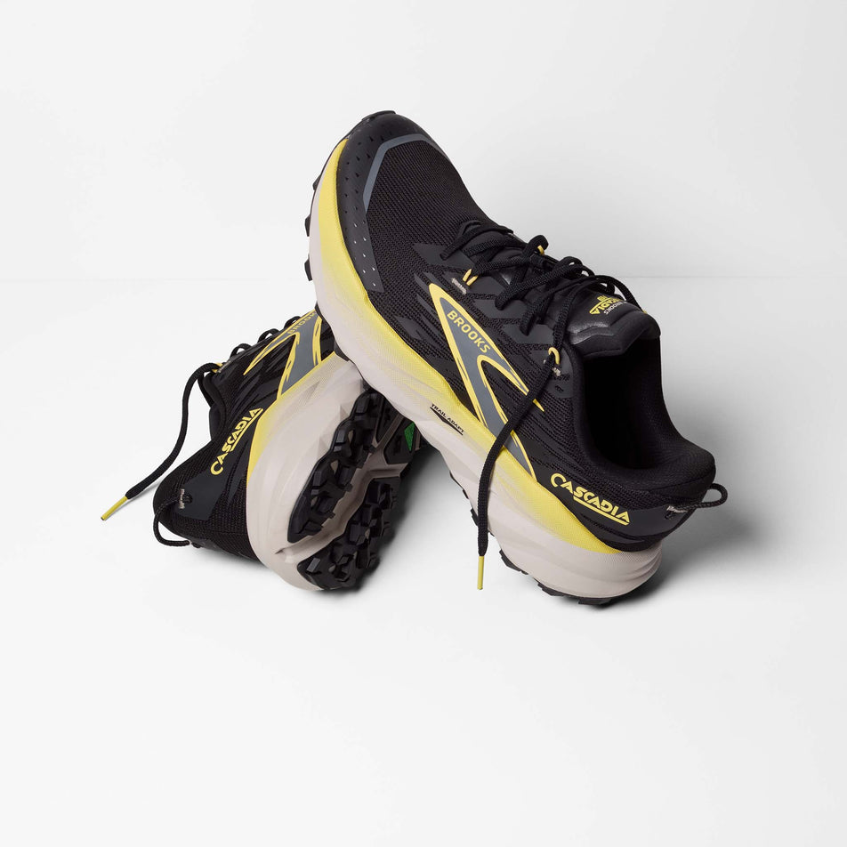 Brooks | Men's Cascadia 19 Running Shoes - Black/Yellow/Chateau