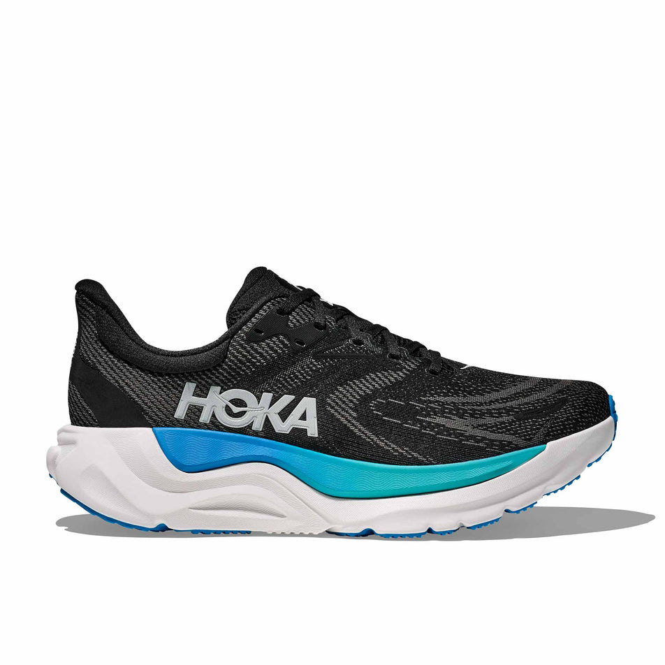 Lateral view of the right shoe from a pair of HOKA Men's Arahi 8 Running Shoes in the Black/Skyward Blue colourway. (8689208328354)