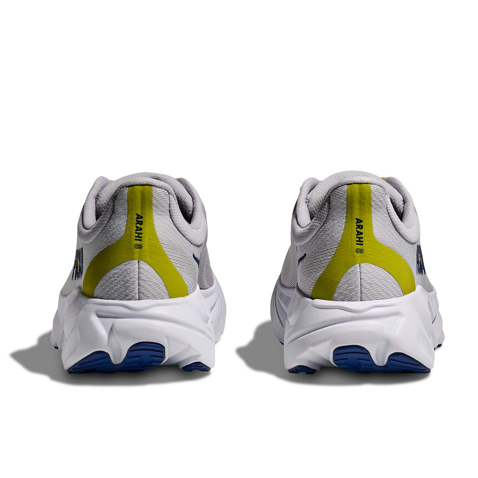 The back of a pair of HOKA Men's Arahi 8 Running Shoes in the Stardust/Cosmic Grey colourway. (8689210949794)