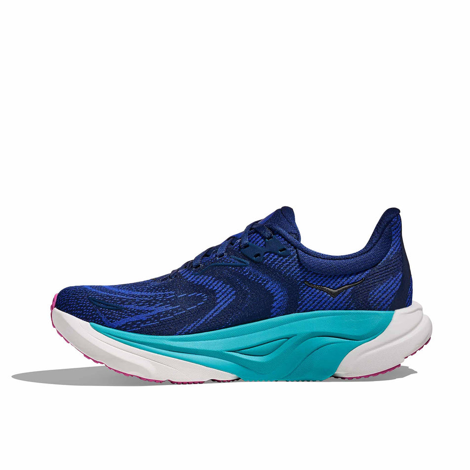 Medial view of the right shoe from a pair of HOKA Women's Arahi 8 Running Shoes in the Midnight Blue/Ultramarine colourway. (8689290150050)