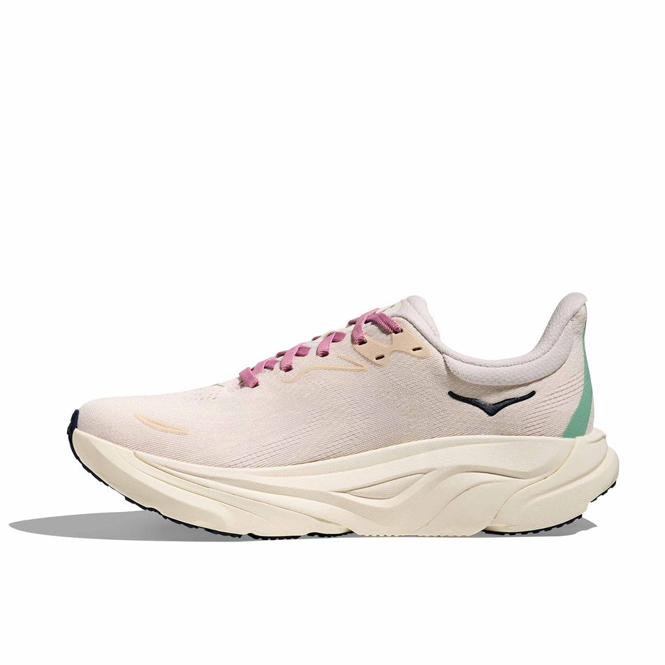 Medial view of the right shoe from a pair of HOKA Women's Arahi 8 Running Shoes in the Rose Cream/Alabaster colourway. (8689326129314)