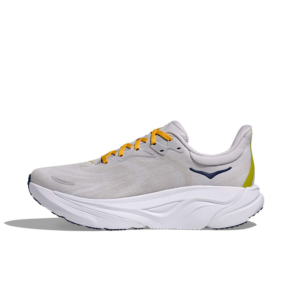 Medial view of the right shoe from a pair of HOKA Men's Arahi 8 Wide Running Shoes in the Stardust/Cosmic Grey colourway. (8689214685346)