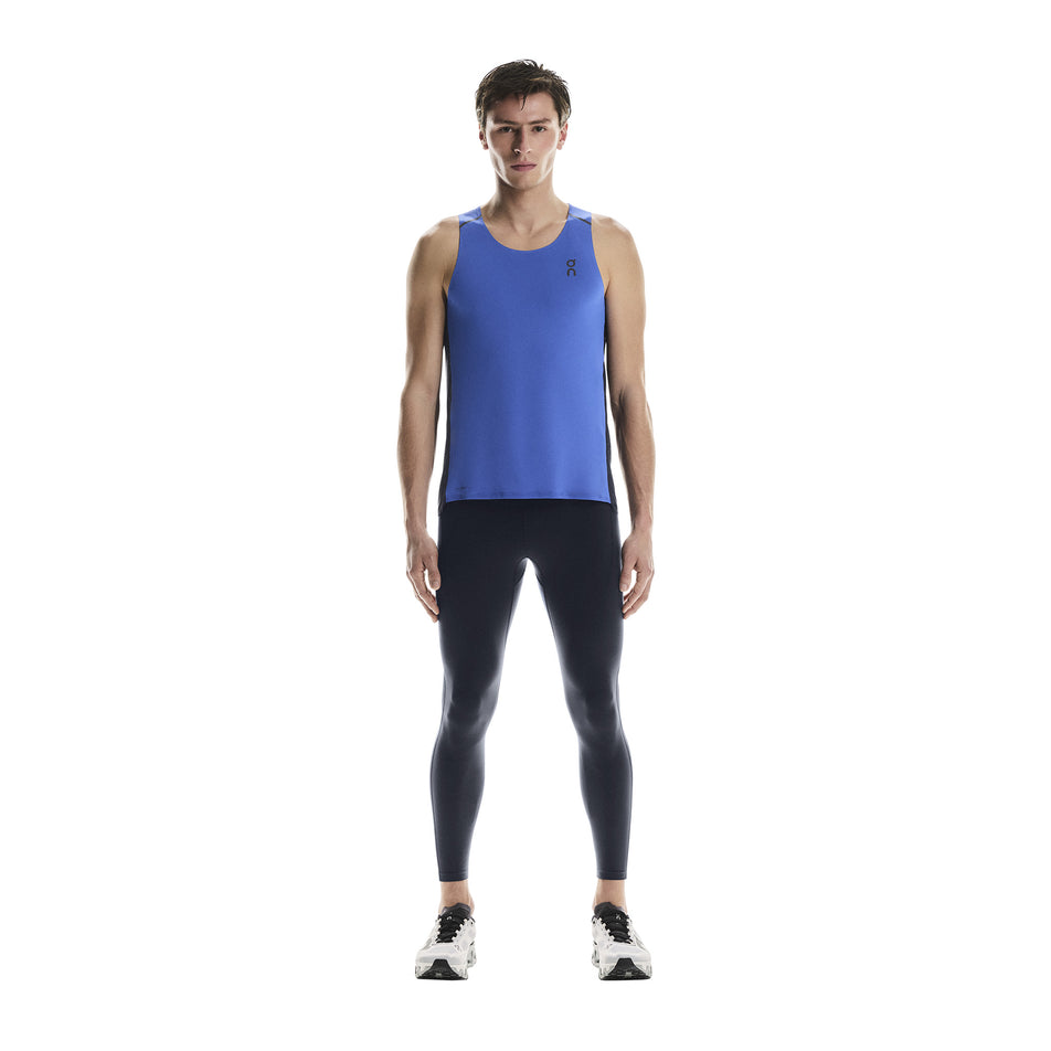 Front view of a model wearing the On Men's Performance Tank in the Zaffre/Navy colourway. (8715760107682)