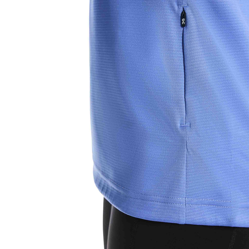 Close-up view of the zip on the On Women's Climate Shirt in the Sailor colourway.
