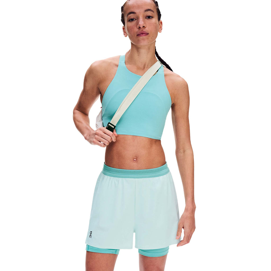 Front view of a model wearing the On Women's 3