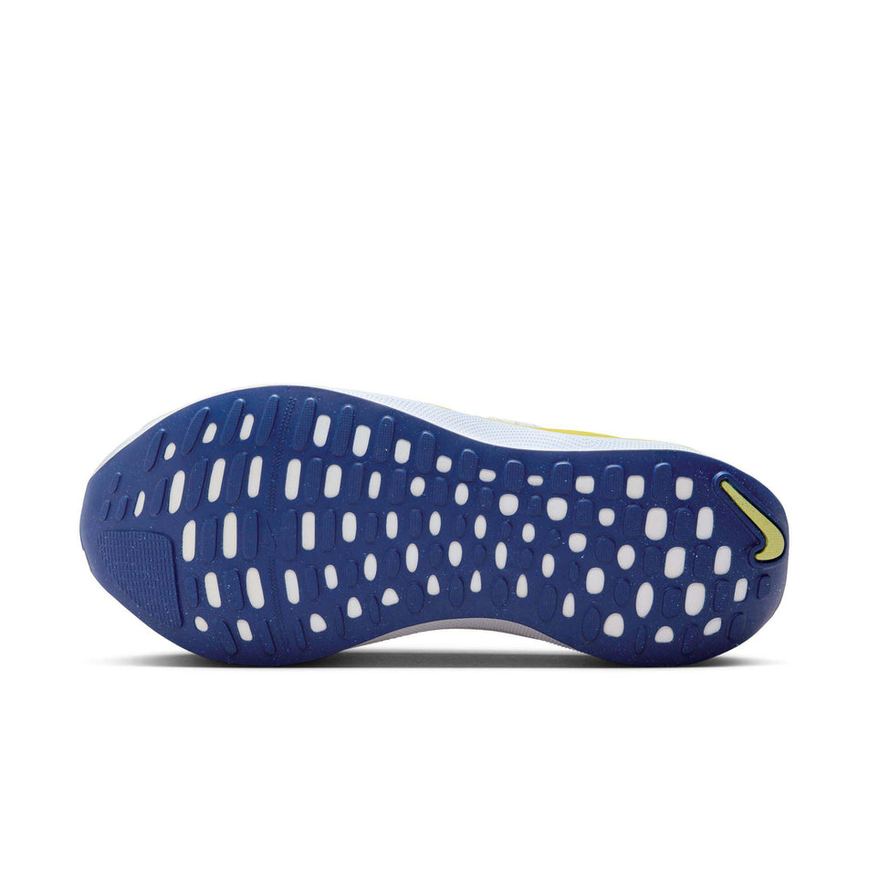 Outsole of the left shoe from a pair of Nike Men's Infinity RN 4 Road Running Shoes in the Photon Dust/Deep Royal Blue-White colourway  (8139365023906)
