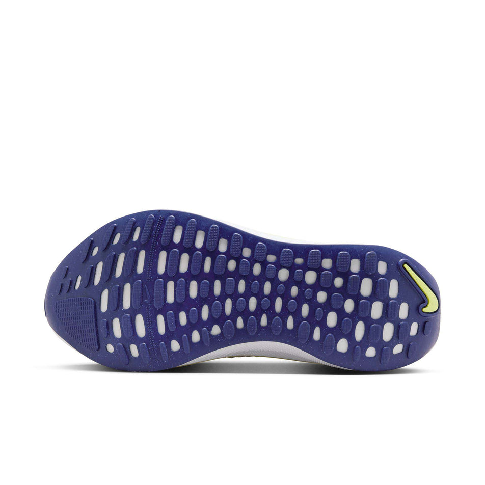 Outsole of the left shoe from a pair of Nike Women's Infinity RN 4 Road Running Shoes in the Photon Dust/Deep Royal Blue-White colourway (8139951440034)