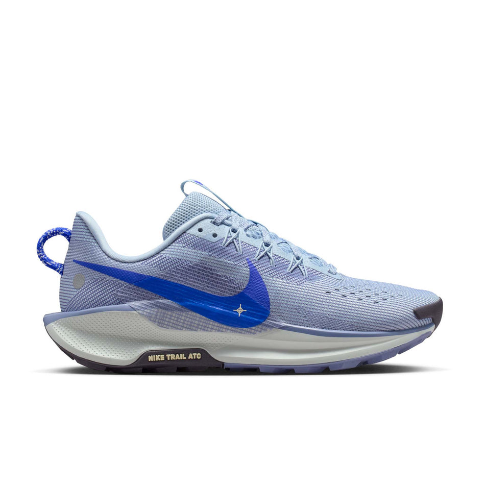 Lateral view of the right shoe from a pair of Nike Women's Pegasus Trail 5 Trail Running Shoes in the Light Armory Blue/Racer Blue-World Indigo colourway. (8756168294562)