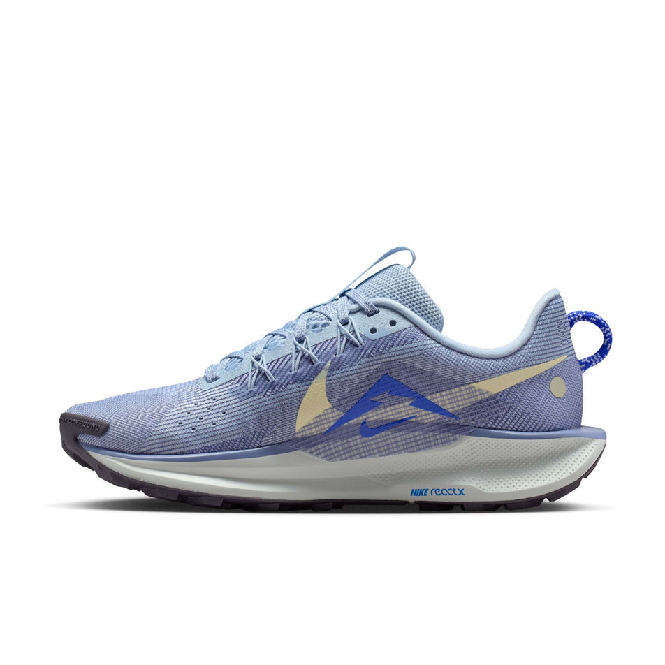 Medial view of the left shoe from a pair of Nike Women's Pegasus Trail 5 Trail Running Shoes in the Light Armory Blue/Racer Blue-World Indigo colourway. (8756168294562)