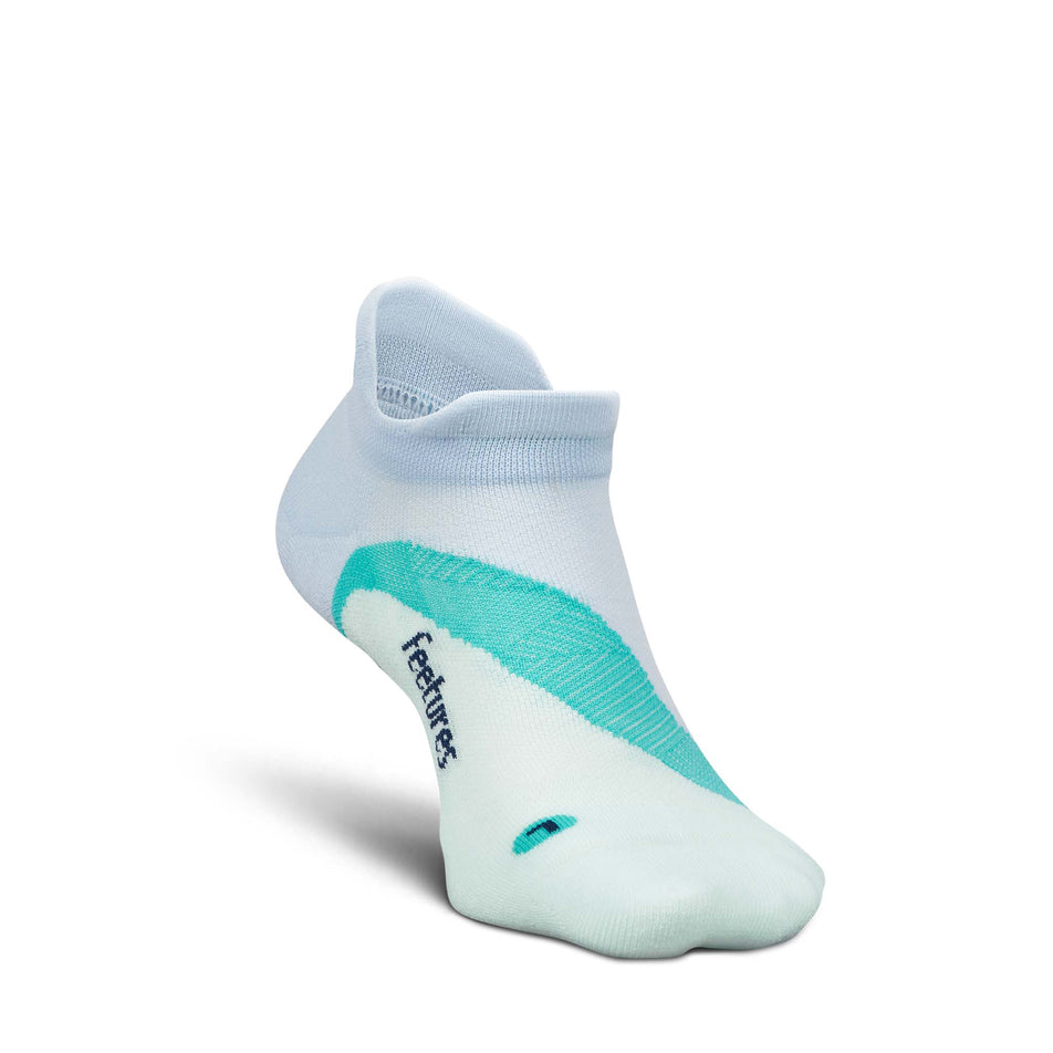Medial view of the left sock from a pair of Feetures Unisex Elite Light Cushion No Show Tab in the Glacier Mist colourway.