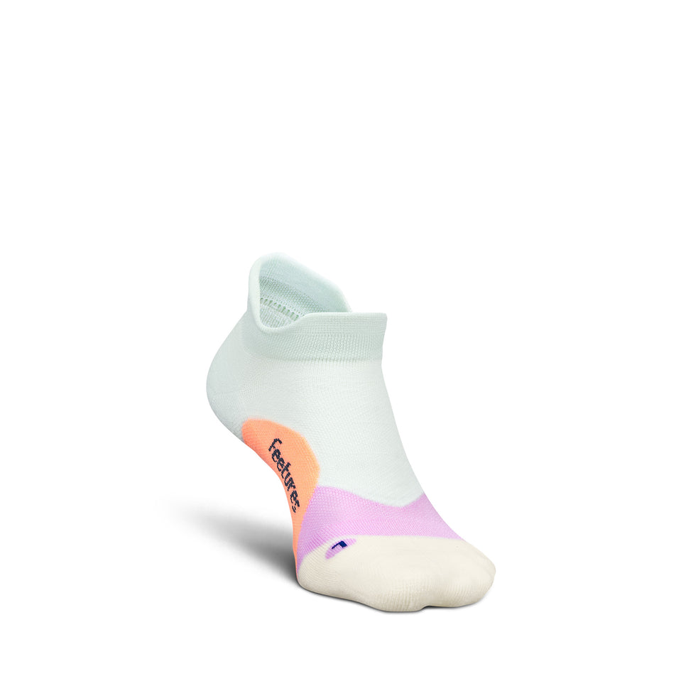 The left sock from a pair of Feetures Unisex Elite Light Cushion No Show Tab in the Crisp Mint colourway. (8739698901154)
