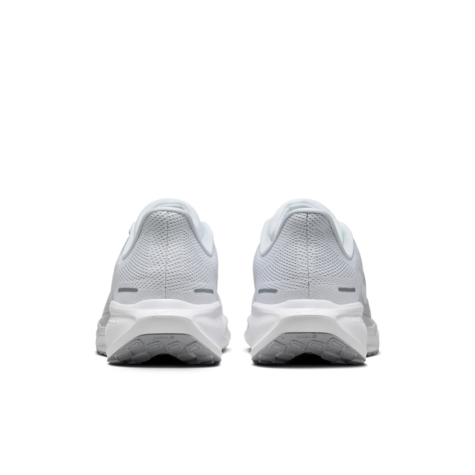 The back of a pair of Nike Men's Pegasus 41 Road Running Shoes in the White/White-Pure Platinum colourway. (8684390776994)