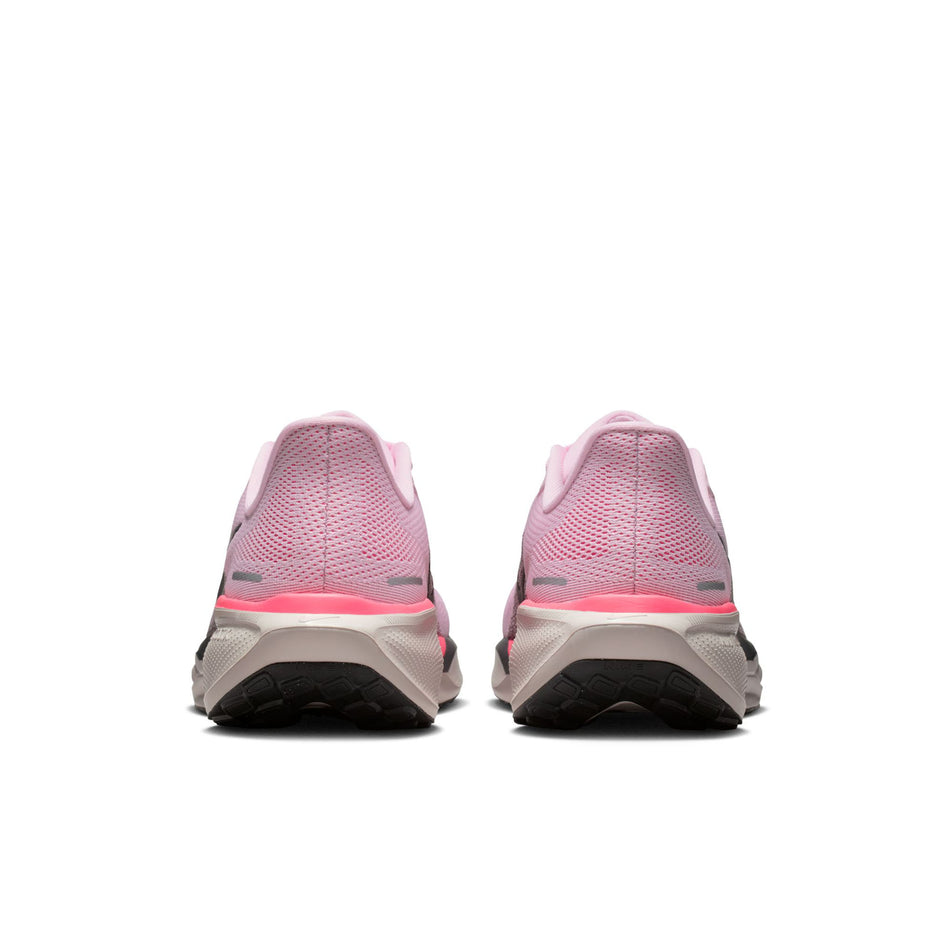 The back of a pair of Nike Men's Pegasus 41 Road Running Shoes in the Pink Foam/Off Noir-Taupe Grey-Hyper Pink colourway. (8791555080354)