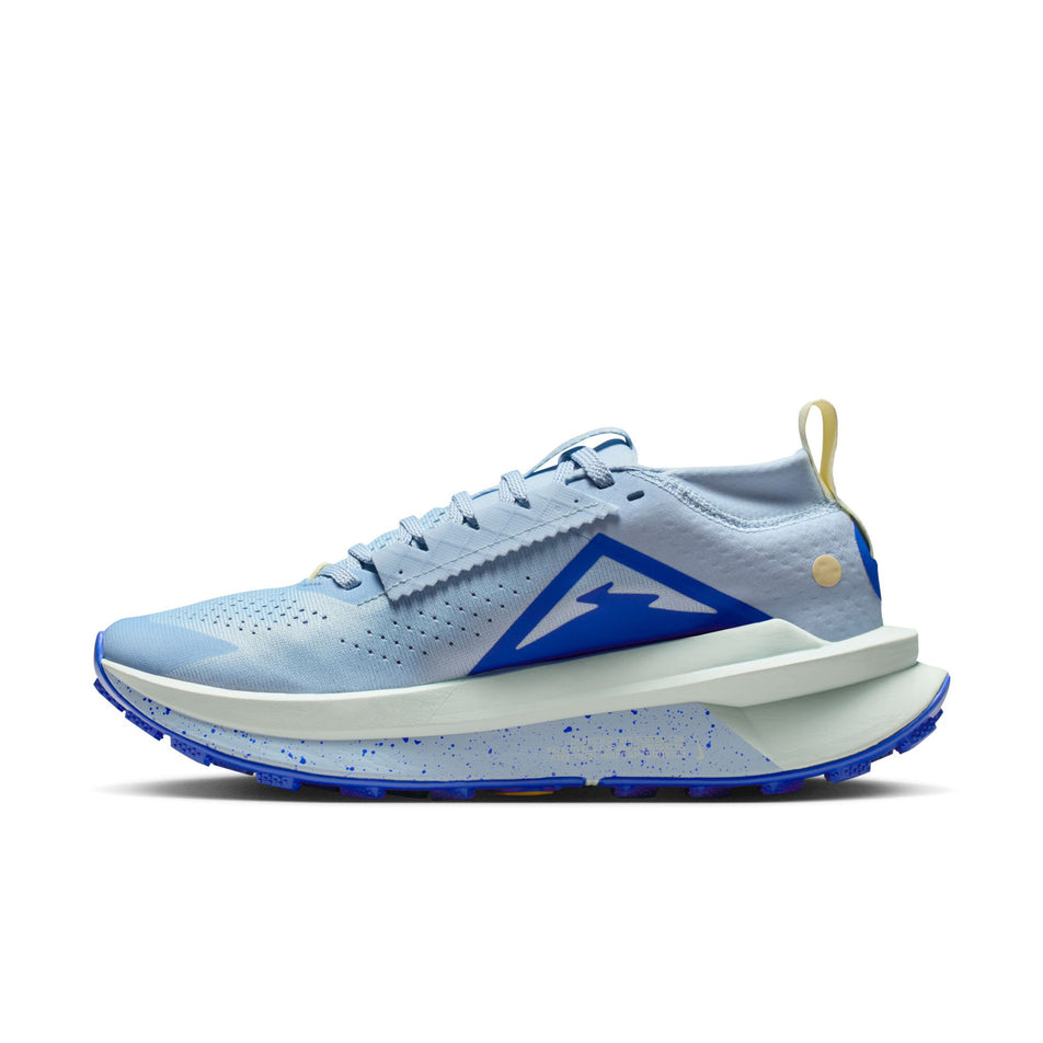 Medial view of the right shoe from a pair of Nike Women's Zegama Trail 2 Trail Running Shoes in the Light Armory Blue/Racer Blue-World Indigo colourway. (8756169441442)