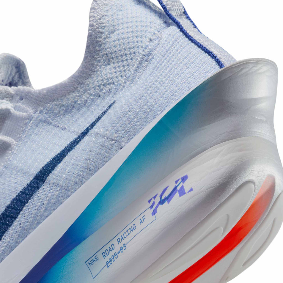 Close up of the midsole from a pair of Nike Men's Alphafly 3 Road Racing Shoes in the Football Grey/Blue Void-Ghost colourway. (8613774229666)