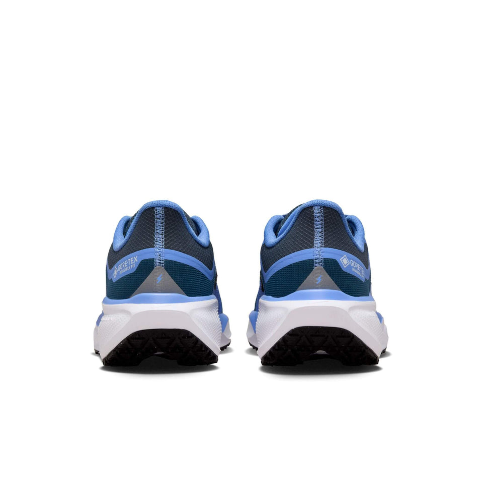 The back of a pair of Nike Women's Pegasus 41 GORE-TEX Waterproof Road Running Shoes in the Cobalt/Bliss/Mtlc Red Bronze-Armory Navy colourway. (8506860634274)