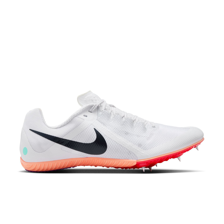 Lateral view of the right shoe from a pair of Nike Unisex Zoom Rival Track & Field Multi-Event Spikes in the White/Obsidian-Bright Crimson colourway. (8756172783778)