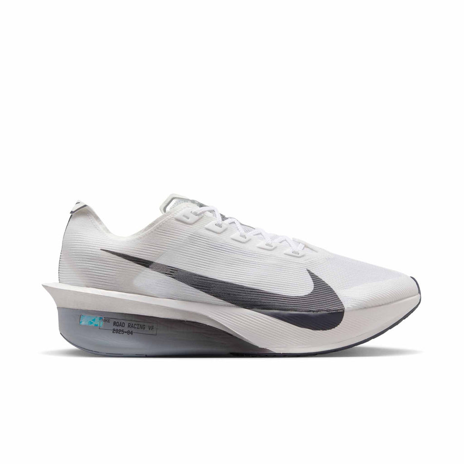 Lateral view of the right shoe from a pair of Nike Men's Vaporfly 4 Road Racing Shoes in the White/Gridiron-Obsidian Mist colourway. (8613796184226)
