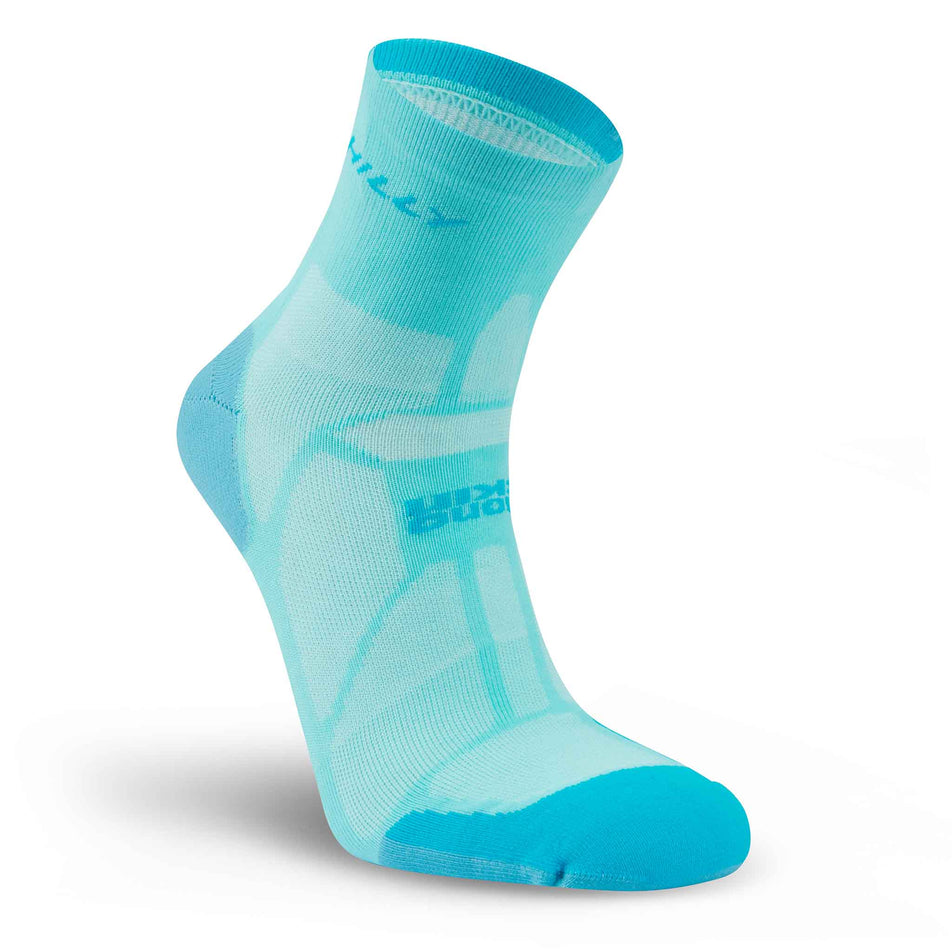 Lateral view of the right sock from a pair of Hilly Unisex Marathon Fresh Anklet in the Larimar/Peacock colourway.