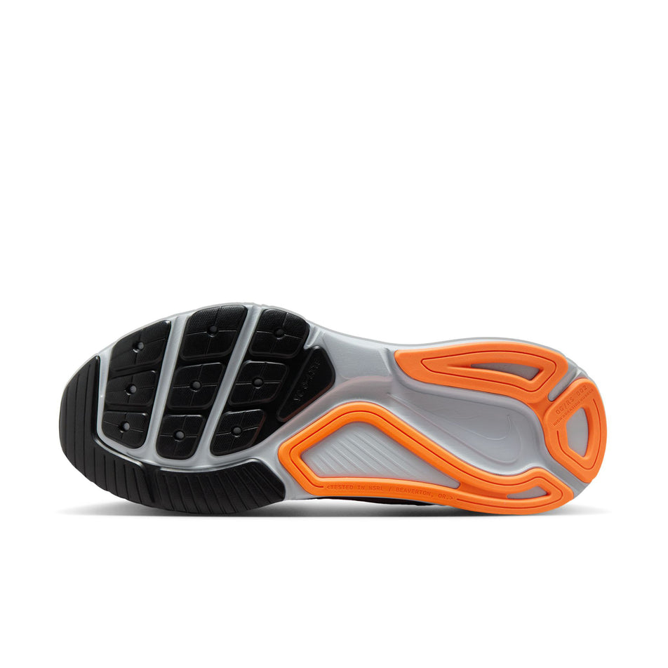 The outsole of the left shoe from a pair of Nike Men's Structure 26 Road Running Shoes in the Pure Platinum/Persian Violet-Wolf Grey colourway. (8684597543074)