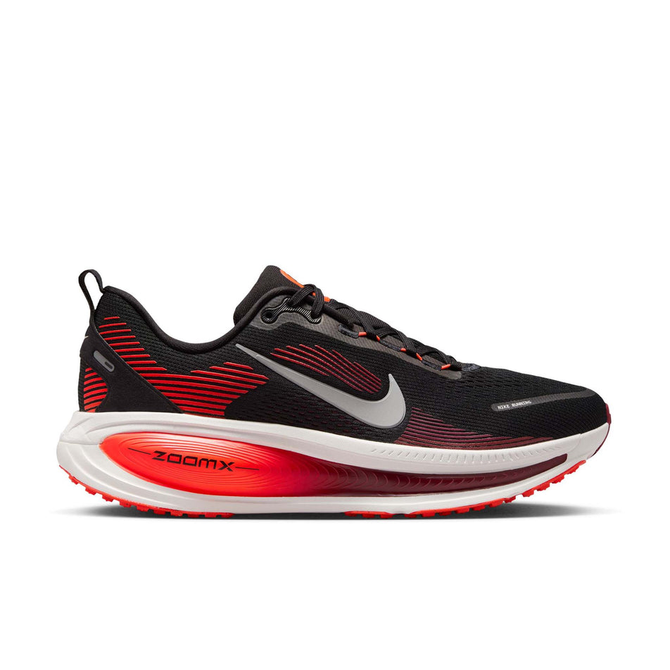 Lateral view of the right shoe from a pair of Nike Men's Vomero 18 Road Running Shoes in the Black/Summit White-Bright Crimson colourway. (8684579061922)