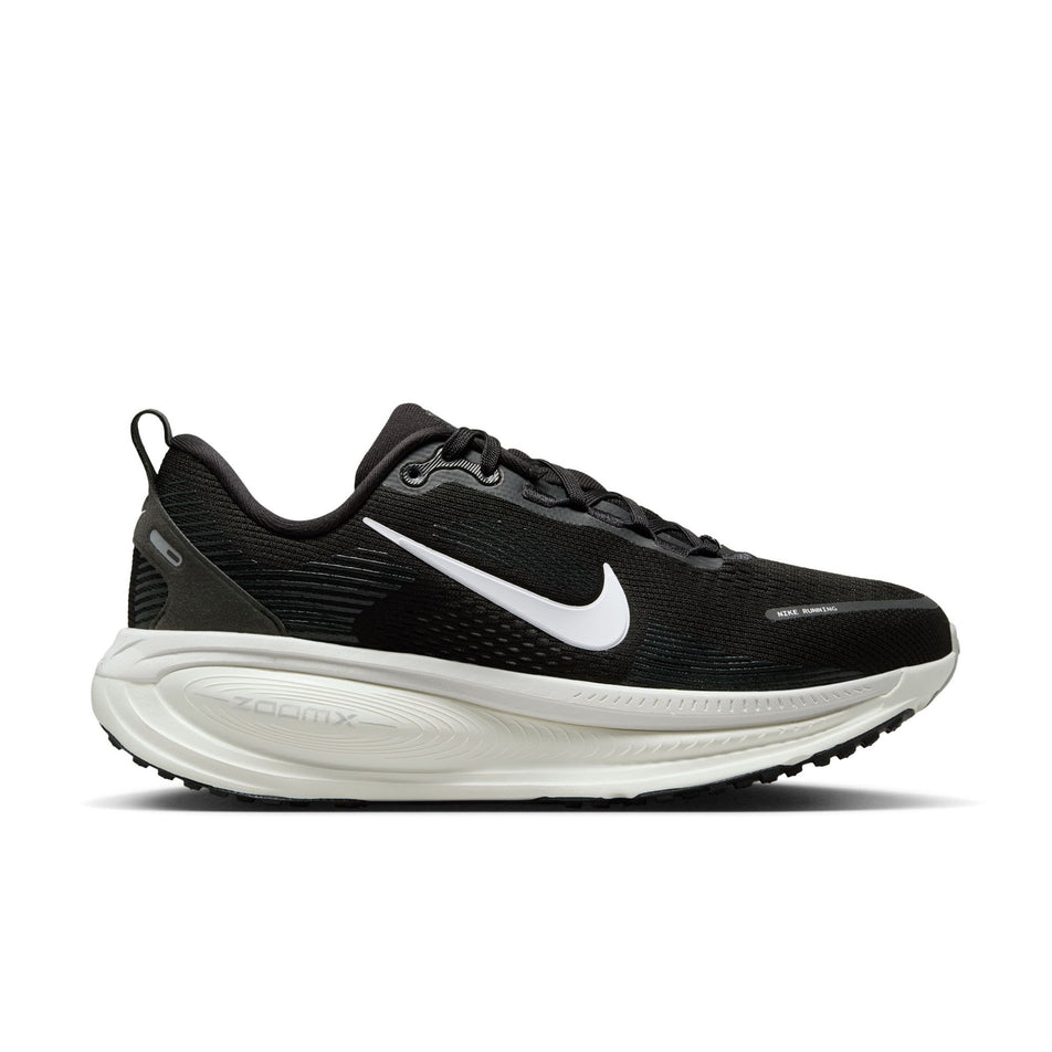 Lateral view of the right shoe from a pair of Nike Women's Vomero 18 Road Running Shoes in the Black/Summit White-Coconut Milk colourway. (8686787657890)