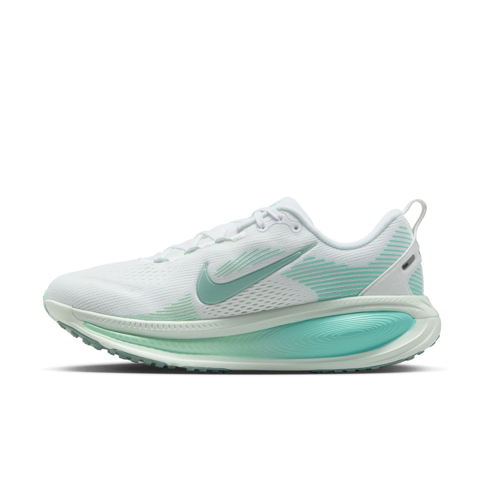 Medial view of the right shoe from a pair of Nike Women's Vomero 18 Road Running Shoes in the White/Cannon-Bleached Turq-Mint Foam colourway. (8686791000226)