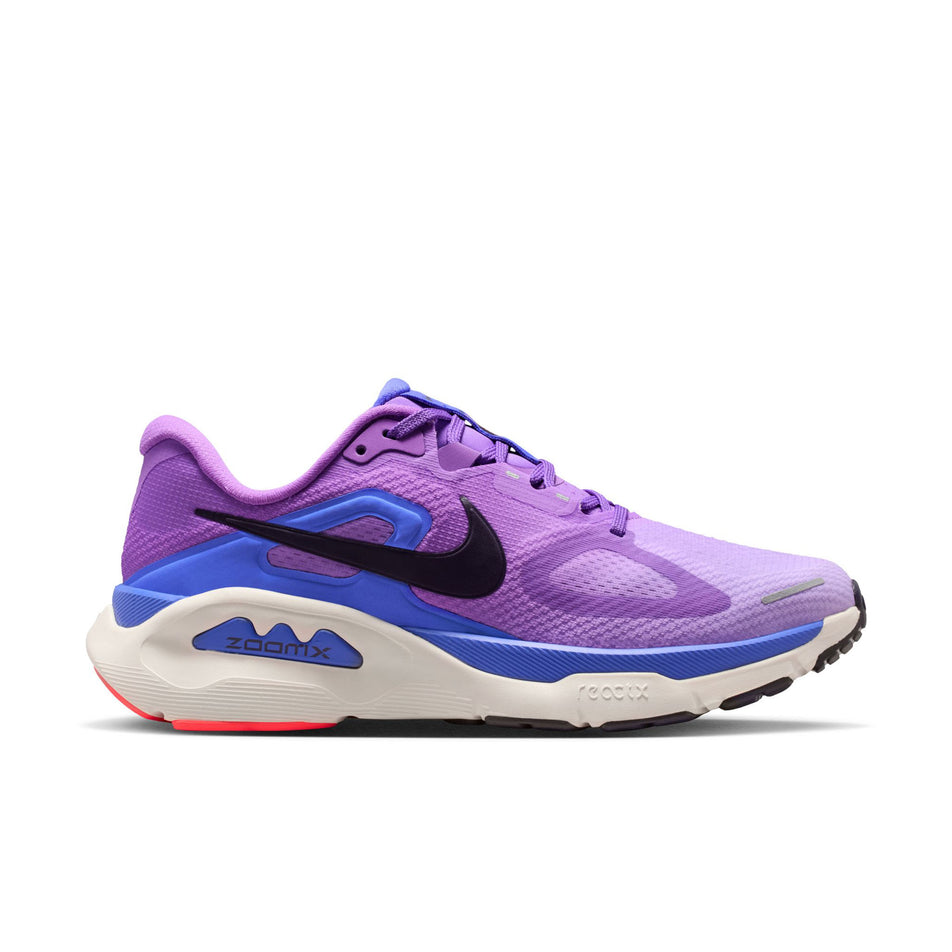 Lateral view of the right shoe from a pair of Nike Women's Structure Plus Road Running Shoes in the Bright Violet/Purple Dynasty-Violet Mist colourway.