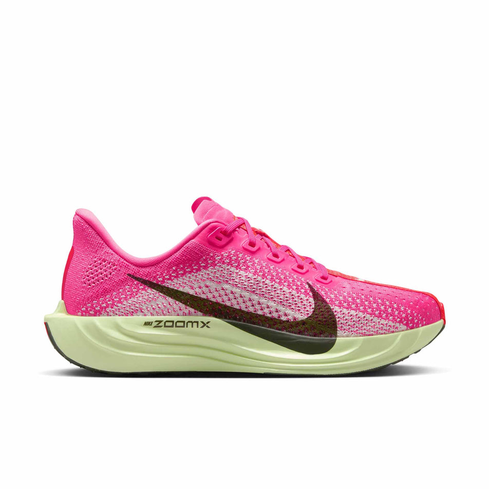 Lateral view of the right shoe from a pair of Nike Women's Pegasus Plus Road Running Shoes in the Hyper Pink/Sequoia-Bright Crimson colourway. (8615305871522)