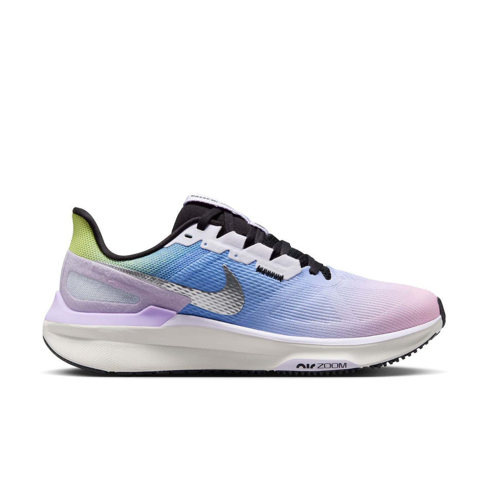 Lateral view of the right shoe from a pair of Nike Women's Structure 25 SE Road Running Shoes in the Amethyst Tint/Metallic Gold-Black colourway. (8615551631522)