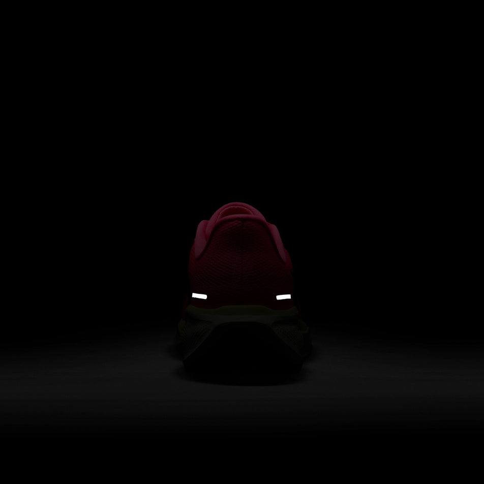 The reflective details on the back of the right shoe from a pair of Nike Women's Pegasus 41 Road Running Shoes in the Hyper Pink/Sequoia-Guava Ice colourway.(8620734120098)