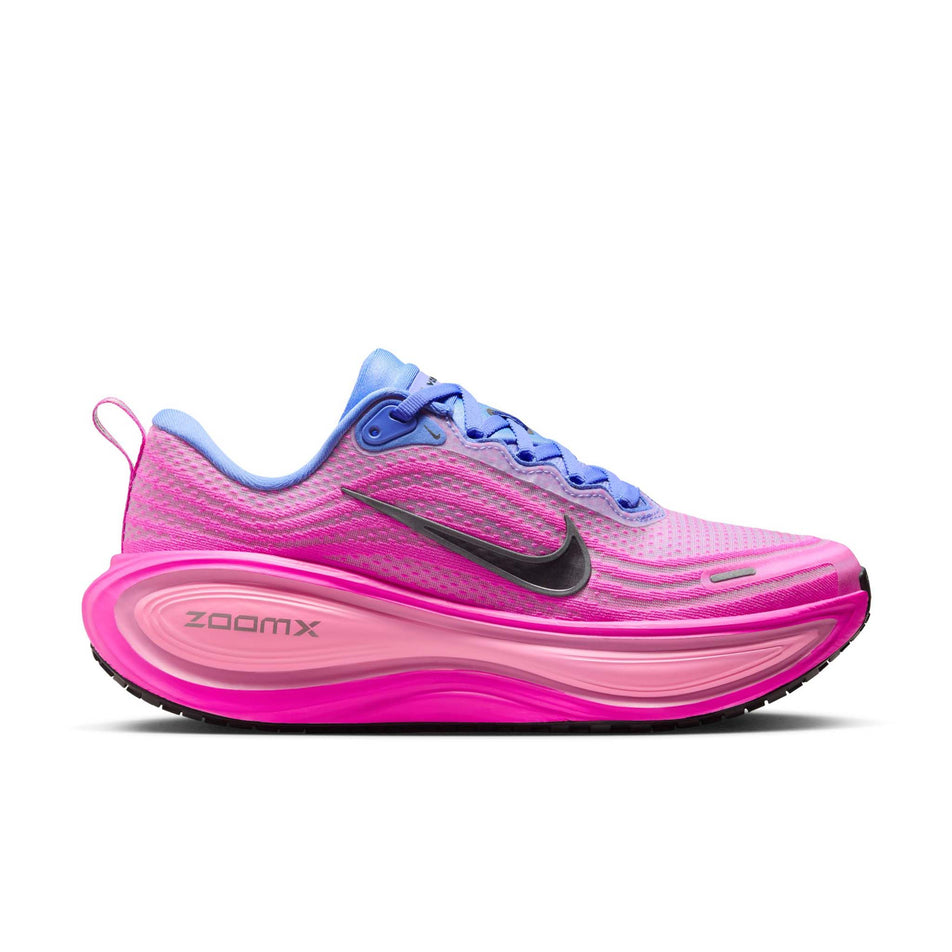 Lateral view of the right shoe from a pair of Nike Women's Vomero Plus Road Running Shoes in the Royal Pulse/Metallic Dark Grey-Fire Pink colourway. (8725329608866)