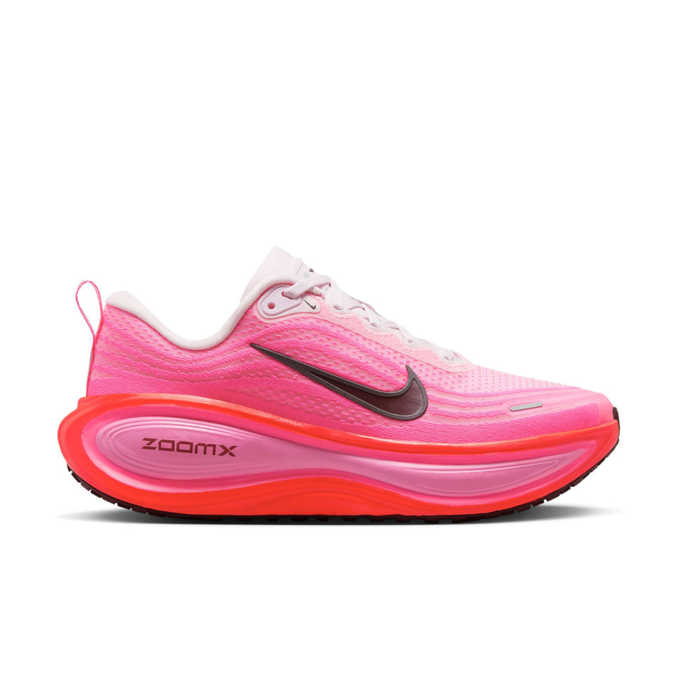 Lateral view of the right shoe from a pair of Nike Women's Vomero Plus Road Running Shoes in the Hyper Pink/Burgundy Crush colourway. (8736251773090)