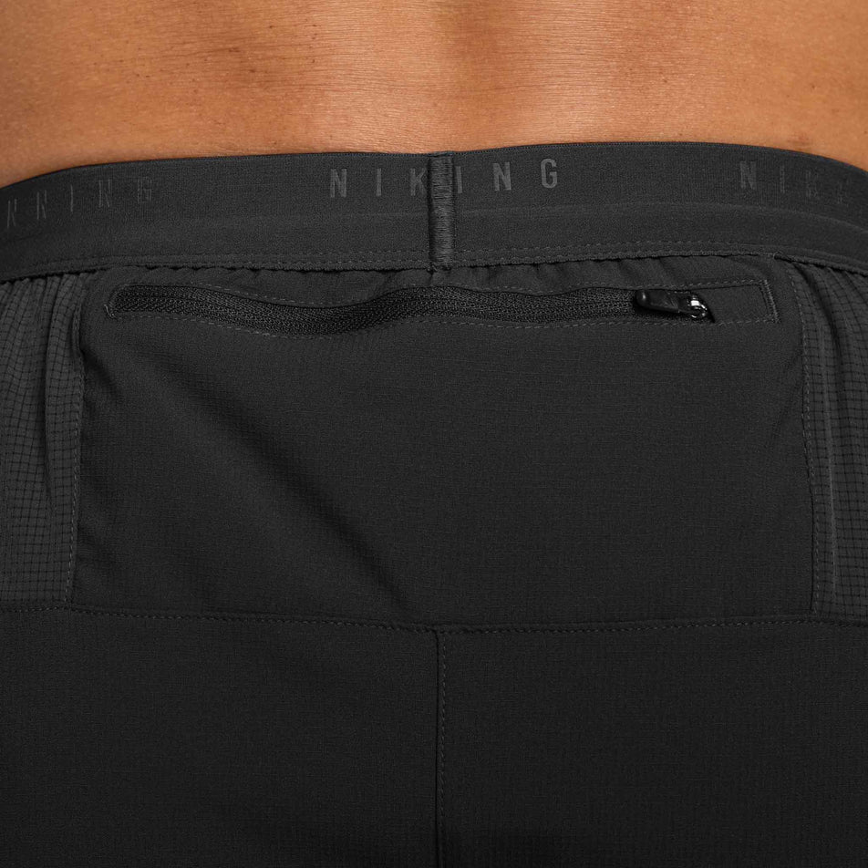 The back zip pocket on the Nike Men's Stride Dri-FIT 5