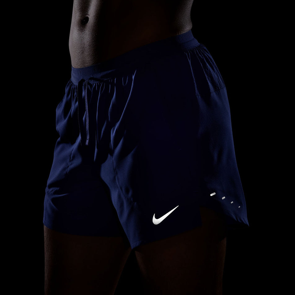 The reflective details on the Nike Men's Stride Dri-FIT 5