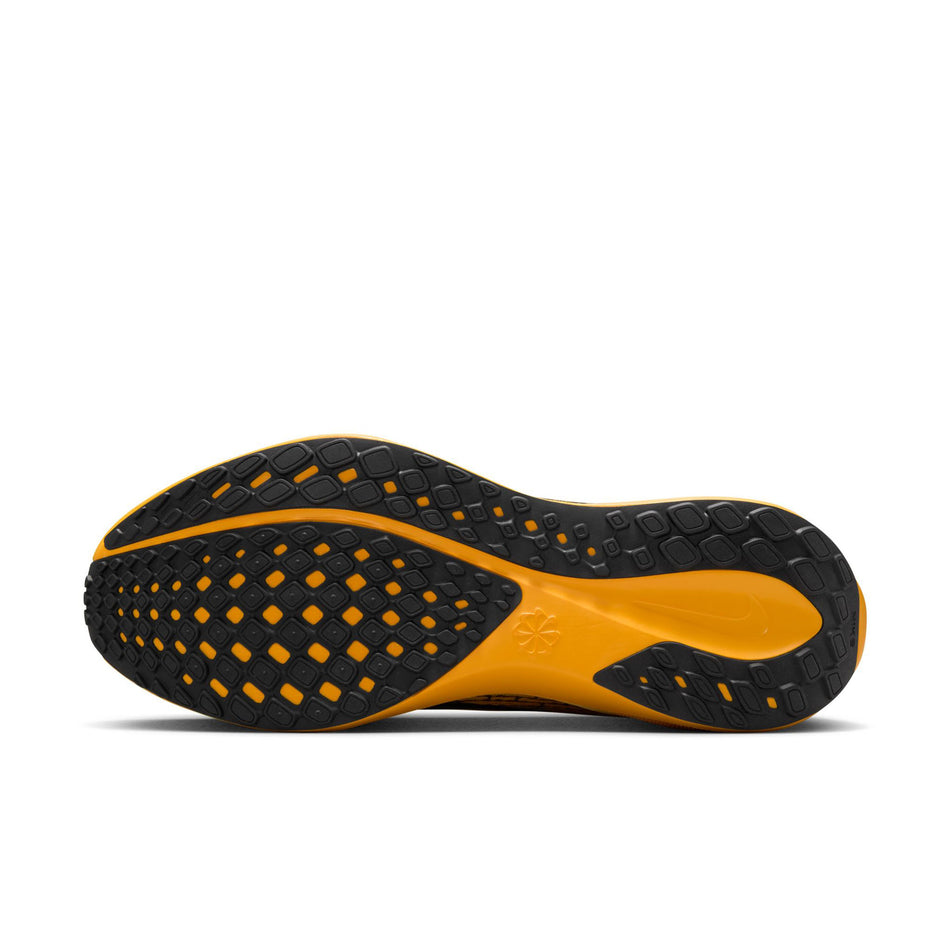 The outsole of the left shoe from a pair of Nike Men's Pegasus 41 LV8 Road Running Shoes in the University Gold/Black-Soft Yellow colourway. (8712397717666)