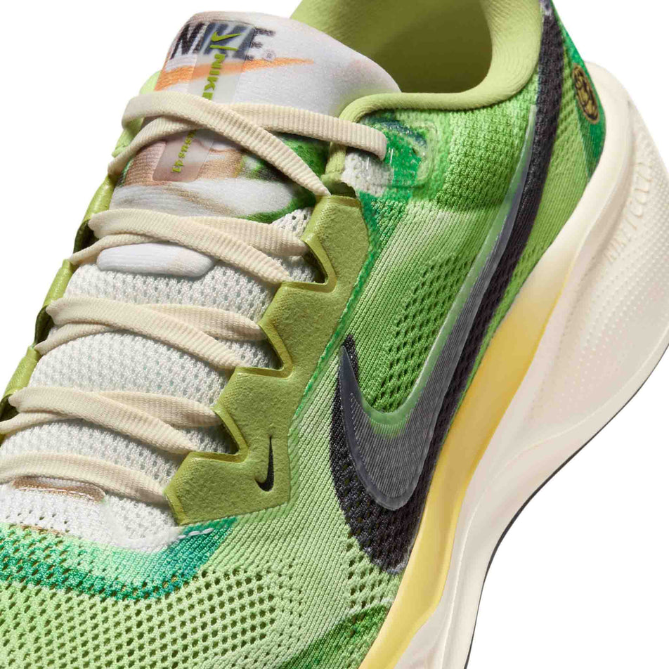 Close-up view of the upper of the left shoe from a pair of Nike Men's Pegasus 41 SE Road Running Shoes in the Multi-Color/Clear-Vivid Green-Dark Apple colourway. (8724595540130)
