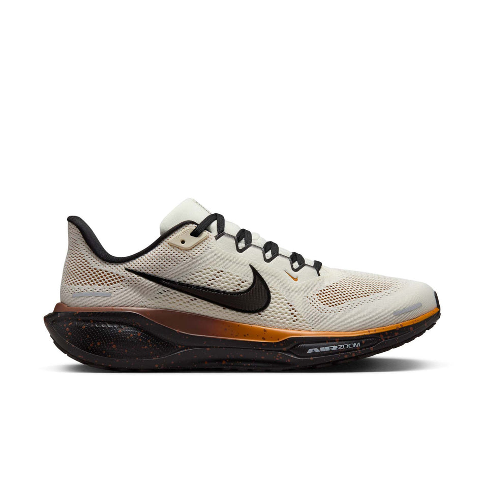 Lateral view of the right shoe from a pair of Nike Men's Pegasus 41 Road Running Shoes in the Soft Pearl/Velvet Brown-Desert Ochre colourway. (8724604125346)