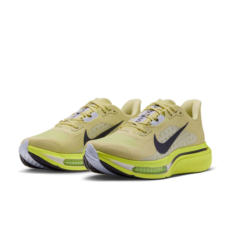 A pair of Nike Women's Pegasus Plus 2 Road Running Shoes in the Fennel/Gridiron-Lemon Venom colourway.