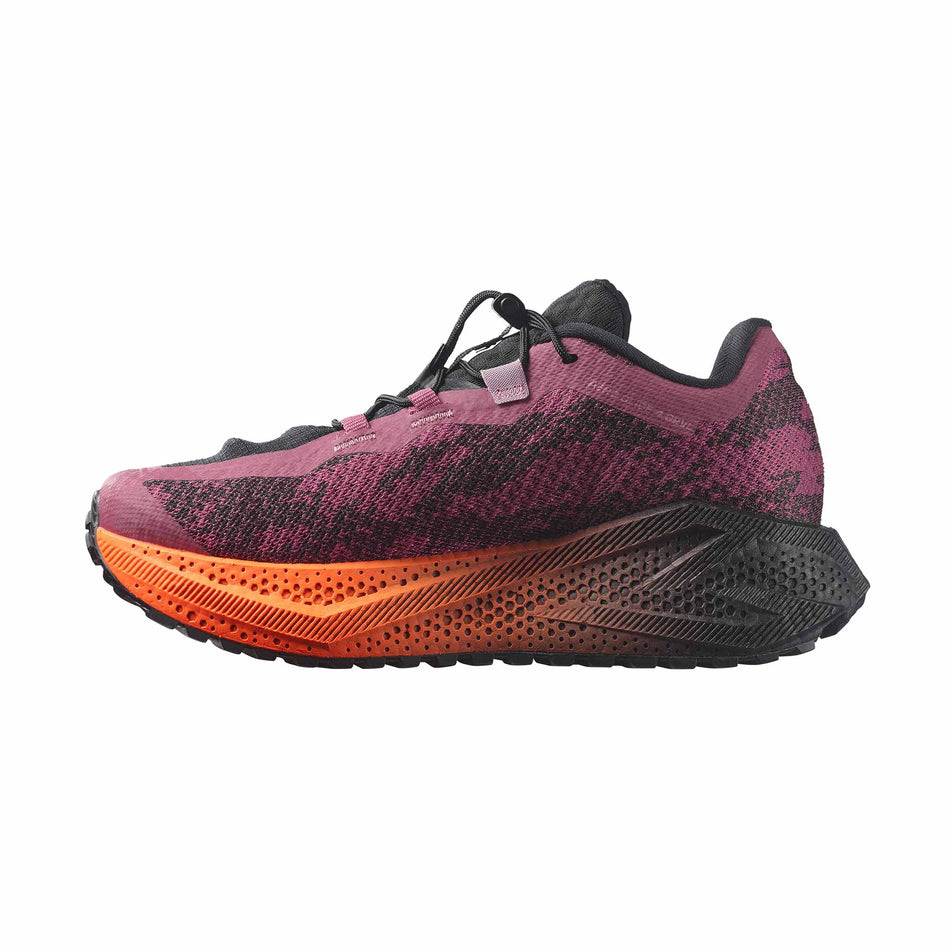 Medial view of the right shoe from a pair of Salomon Women's Aero Glide 4 GRVL Running Shoes in the Nocturne/Black colourway.