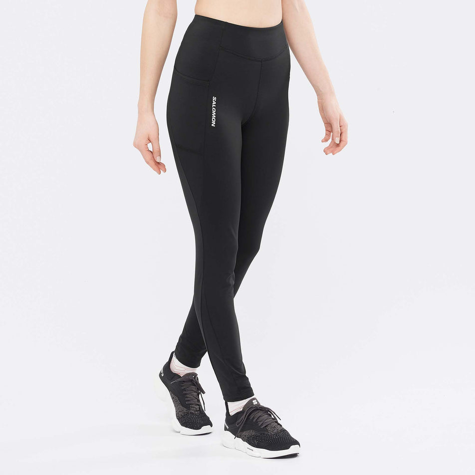 Front view of a model wearing a pair of women's Cross Warm 28
