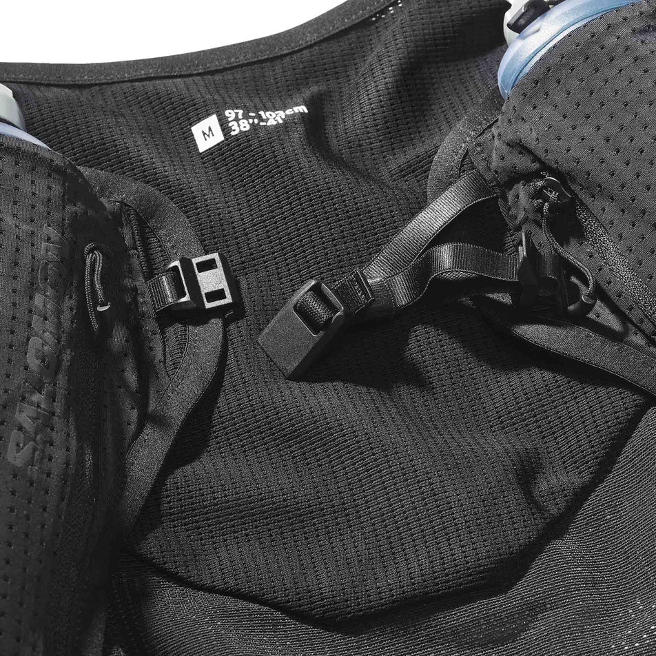 Close-up view of the fastening system on the front the Salomon Unisex Pulse 2 Set in the Black colourway