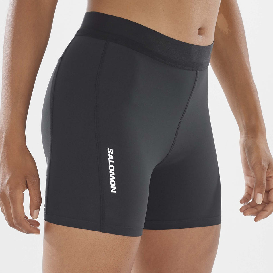 Front view of a model wearing a pair of Salomon Women's Sense Aero 5