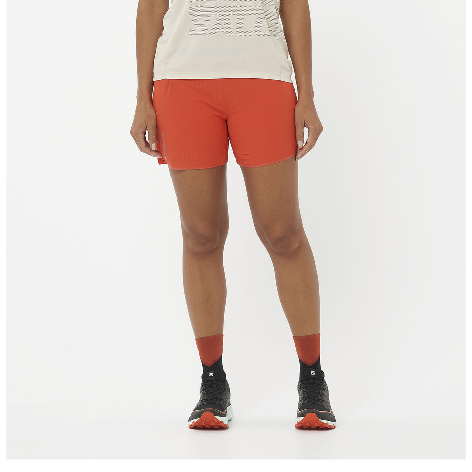 Front view of a model wearing a pair of Salomon Women's Sense Aero 5
