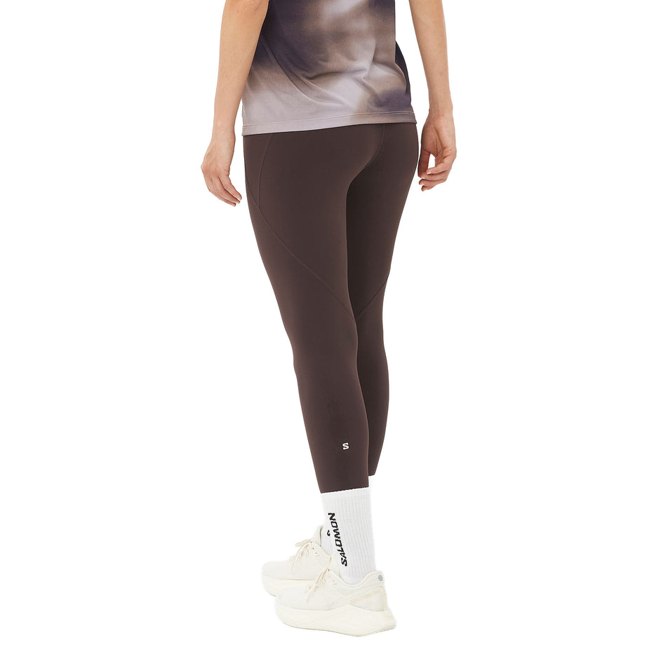 Back view of a model wearing the Salomon Women's SHAKEout BLISS 25