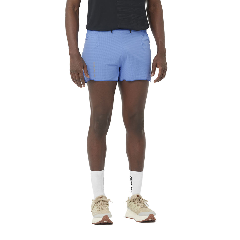 Front view of a model wearing the Salomon Men's Sense Aero 3