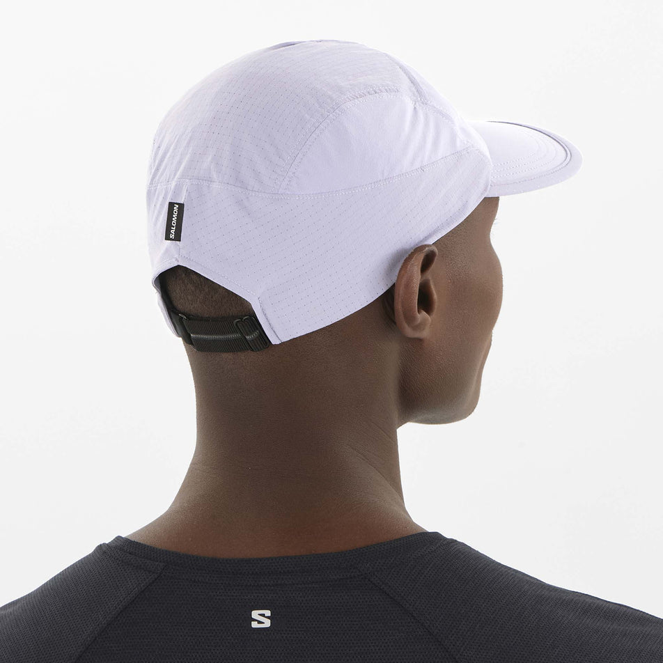 Front view of a model wearing the Salomon Unisex Aero Cap in the Cosmic Sky colourway. (8577913356450)